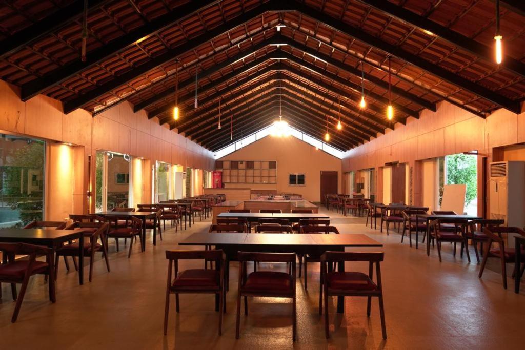 One Resorts & Convention Annavaram 外观 照片