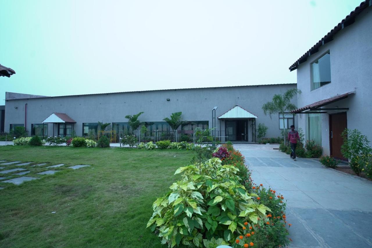 One Resorts & Convention Annavaram 外观 照片